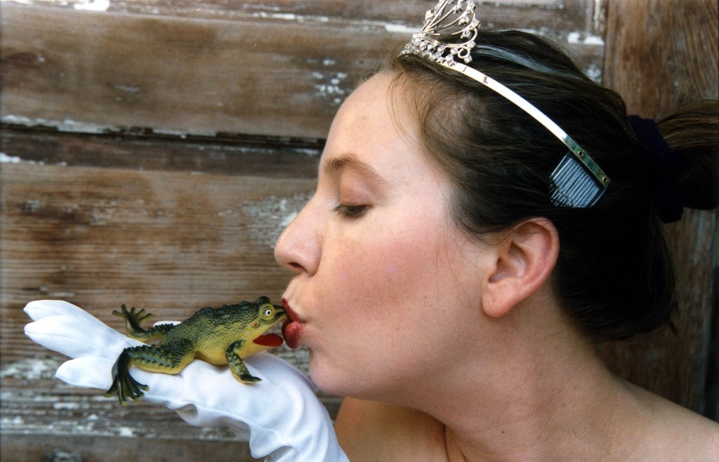 Festival Queen Calendar Miss Frog 2003b