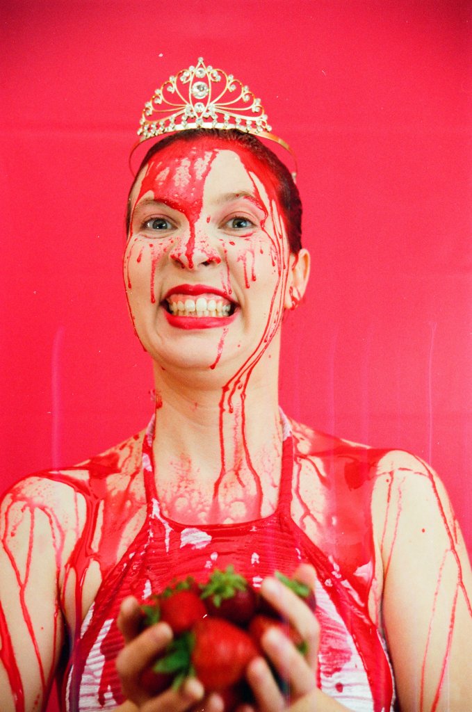 Festival Queen Calendar Miss Strawberry 2003b
